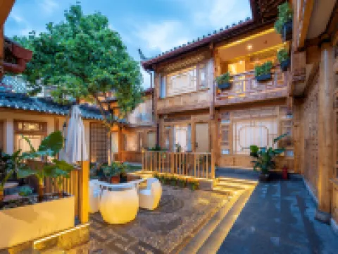 Yueshang Mountain Viewing Courtyard Hotels in Lijiang