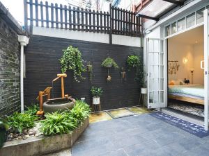 City Courtyard Homestay