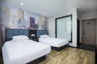 Qingmu Hotel (Huaian Lianshui City Square)