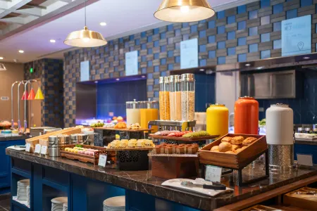 Holiday Inn Express Bejing Downtown, an IHG Hotel，Tiananmen Отели рядом с достопримечательностью «Beijing Institute of Education， Dongcheng Branch»