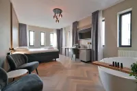 Hotel Alkmaar Hotels near Dutch Cheese Museum