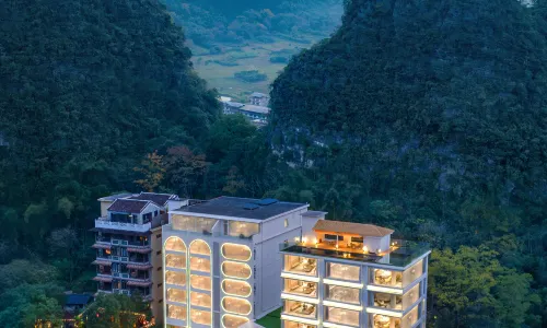 Miao Zai Shan Ye resort hotel (Yangshuo Yulong River Qian Gu Qing Branch)