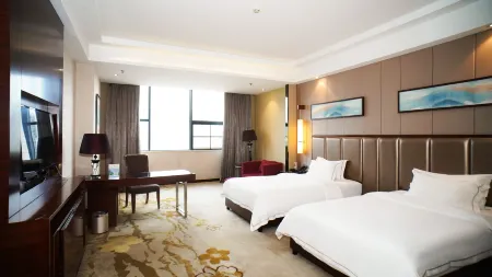 Darius International Hotel (Panlong Cave) Отели рядом со станцией Yunfu East Railway Station