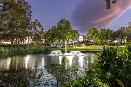 Crowne Plaza Hawkesbury Valley Отели в г. Фриманс Рич