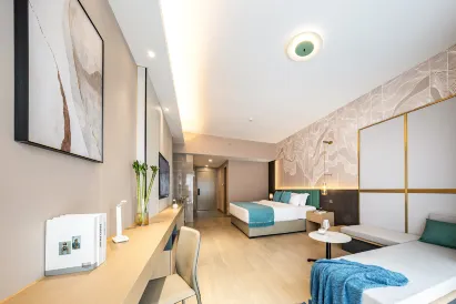 Premier Hotel (Zhuhai Gongbei Port Zhuhai Station Branch)