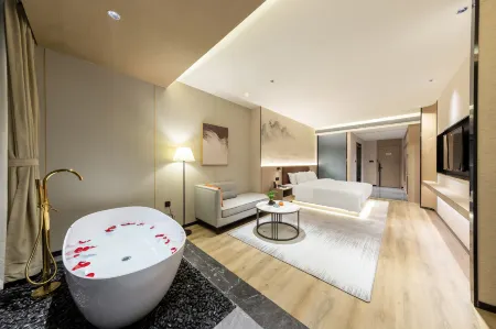 Fashion Hotel (Chengdu Longquan Fuchengluo Avenue) Отели рядом с достопримечательностью «Luoshui Wetland Park»