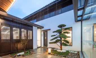 Floral Lux Hotel· Shaoxing Ancient Town Impression Hotel