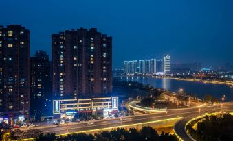 Deyang Ruijingda Hotel (Wuzhou Plaza Engineering Vocational and Technical University Store)