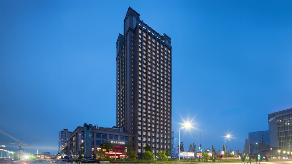 Leisure House Hotel