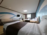 Seongsan Aqua Beach Hotel Отели рядом с достопримечательностью «Храм Понвонса»