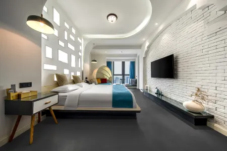 Love Hotel (Zhengzhou Foreign Language New Fengyang School GongyuanMaodian) Отели рядом с достопримечательностью «Henan University of Technology (Lianhua Street Campus)»