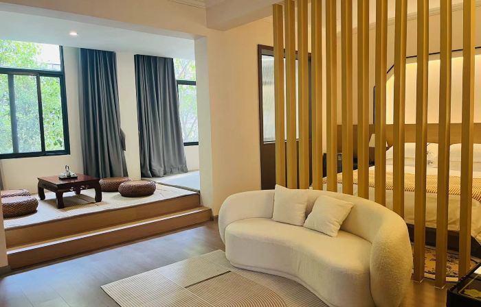 Yunxi and Home Hotel