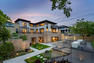 CLUB·Jiujiantang Homestay 밍웨만구춘(명월만고촌) 주변 호텔