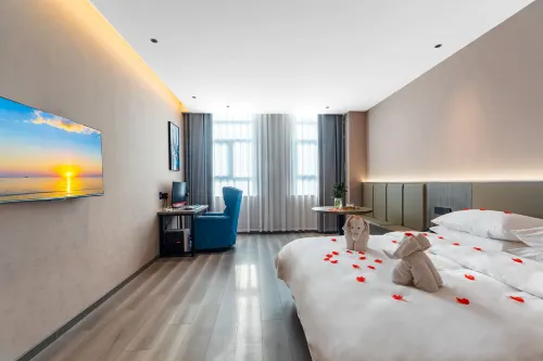 i Electronic Sports Hotel (Heze Train Station)