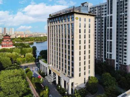 Jining INZONE GARLAND SELECTION Hotel (Nanchi Park Railway Station) Отели рядом с достопримечательностью «Jining Indoor Stadium»