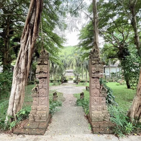 The Hub Erawan Resort