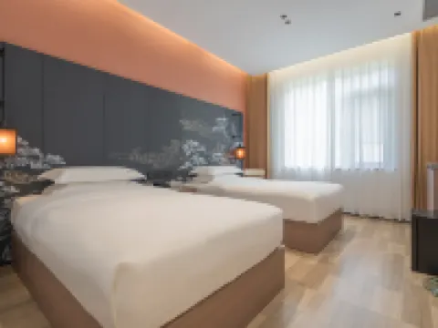 Emeishan Moke Zizi Hotel Hotels near Qingyin Pavilion