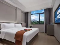 Huatian Holiday Hotel Hotels near Xingsha Park