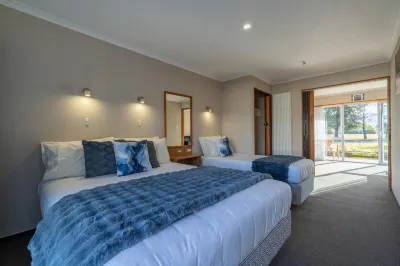 Parklands Motel & Apartments Te Anau Отели рядом с достопримечательностью «Лейк Генри Вьюинг Дек»