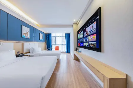 Fei Fan · Century Hotel (Jiaozuo University of Technology) Отели рядом с достопримечательностью «Jiaozuo University»