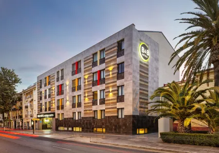 B&B Hotel Málaga Centro Отели в г. Малага