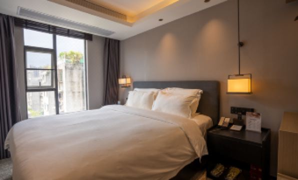 Yuanxu Apartment (Guangzhou Taikoo Hui Plaza Shipaiqiao Subway Station)