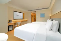 Yi Zhi Hotel, Taikoo Li, Zhujiang New Town, Guangzhou - Balcony