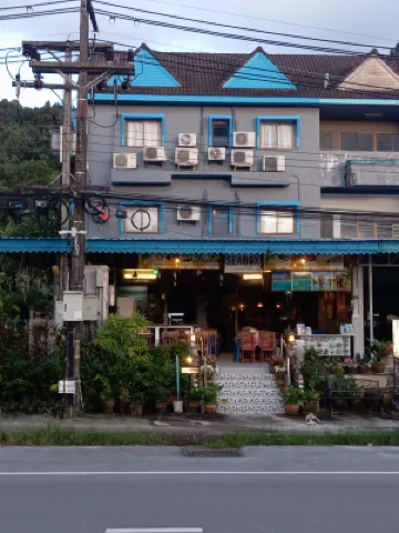 Seabox Khaolak Hostel