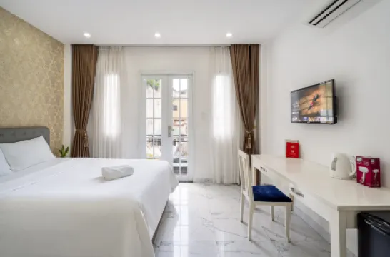 Lotus Hotel 18 Nguyễn Phi Khanh Các khách sạn gần Đền thờ Đức thánh Trần Hưng Đạo