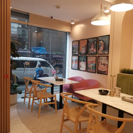 Golden Seagulls Hotel (Free Airport Shuttle Service)