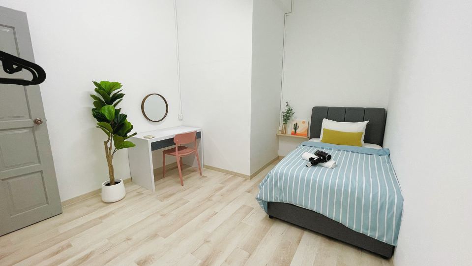 Super Hot Shoplot 3BDR Homestay@ Yong Peng, Johor