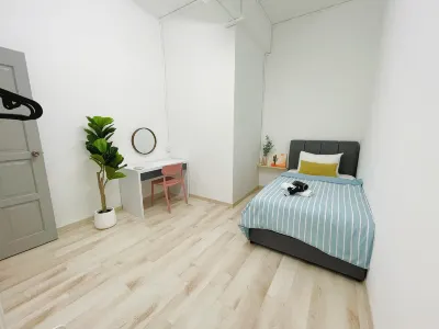 Super Hot Shoplot 3BDR Homestay@ Yong Peng, Johor Hôtels à : 