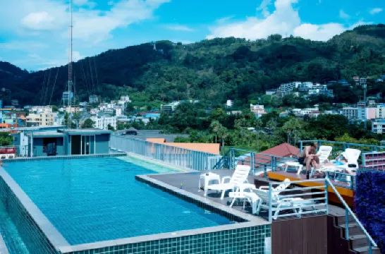 زيفير جراند هوتل Hotels near استاد الملاكمة باتونغ