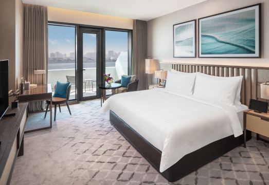 가족 친화 수영장 이미지