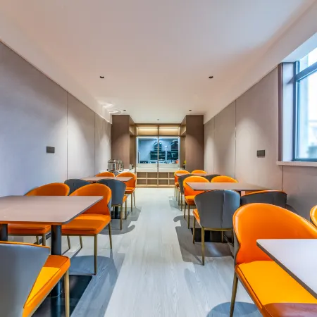 Aifeel Hotel (Hejin Zhenxing Road XiangJiang Square)