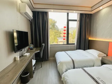 Tianquan Hongyuan Yijia Business Hotel Отели рядом с достопримечательностью «Red Army Long Memorial Hall»