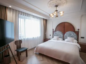 Fangyuan Li ·1897 Villa