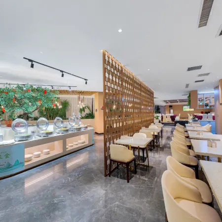 YueCheng Hotel Отели рядом с достопримечательностью «Ван Император Цинь Цинь»