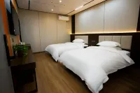 Red maple hotel