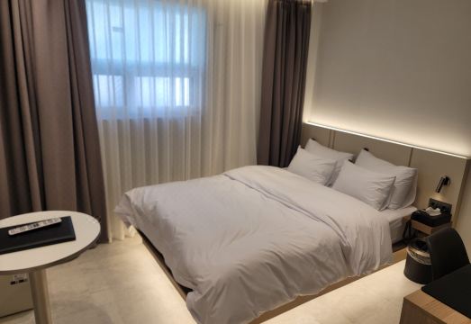 주차장 및 로비