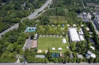 Qingcheng Mountain Xinyeshe Tent Resort Hotels near Qijiang River