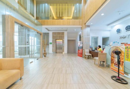 레드도어즈 플러스 니어 가이사노 몰 칼리보