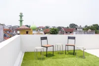 INARA GUESTHOUSE & VILLA 鄰近Teknik Informatika的酒店