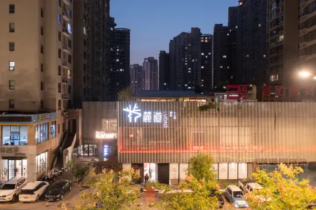 Luoyang Lu Road shisanshe Hotel Отели рядом с достопримечательностью «Хэнаньский университет науки и техники (Канъюаньский район)»