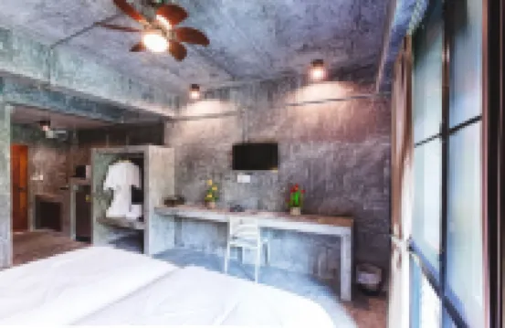 斯塔克工業風酒店