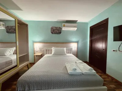 The Castle Hotel Hotels in 