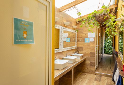 로스 아미고스 네스트 호스텔