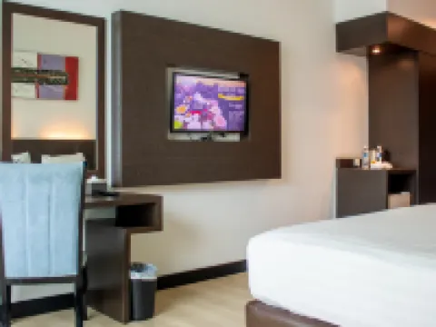 King's Hotel Nagoya Batam Hotel dekat Gapura Bengkong Sadai
