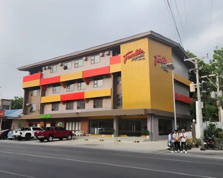 โรงแรมทราเวลไลท์ เอ็กซ์เพรส ลา ยูเนียน โรงแรมในซานเฟอร์นันโด