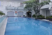 Grand Zuri BSD City - Pools